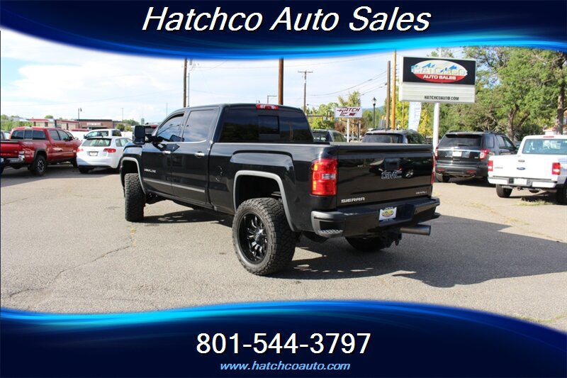Used 2017 GMC Sierra 2500 Denali w/ Duramax Plus Package AWD/4WD image 3