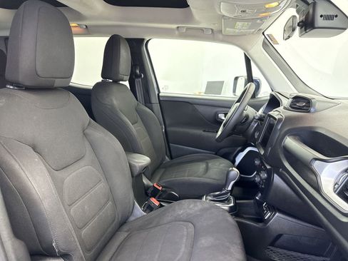 Used 2020 Jeep Renegade Latitude w/ UConnect 8.4 Nav Group image 33