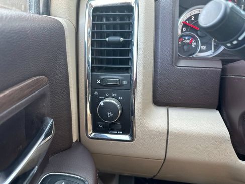 Used 2014 RAM 1500 Laramie w/ Convenience Group AWD/4WD image 34