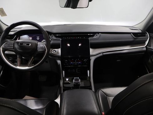 Used 2023 Jeep Grand Cherokee L Limited w/ Luxury Tech Group II image 18