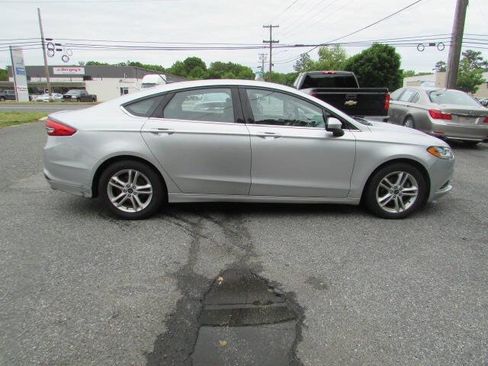 Used 2018 Ford Fusion SE FWD image 10