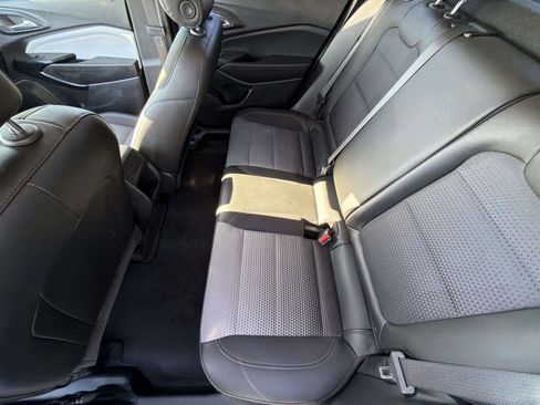 Certified 2025 Chevrolet Trax LT w/ Driver Confidence Package image 4