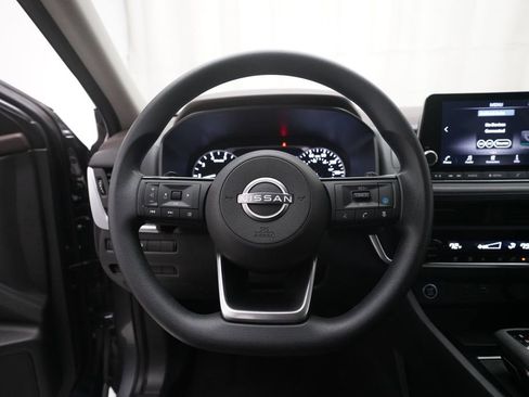 Certified 2023 Nissan Rogue SV image 4