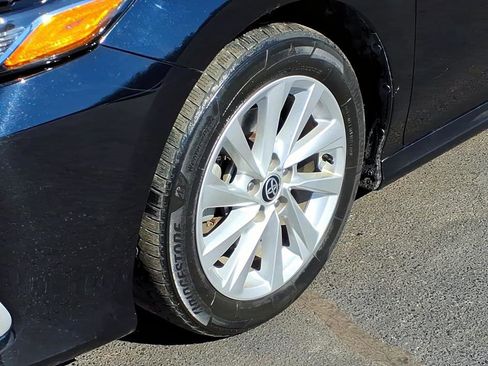 Certified 2022 Toyota Camry LE image 9