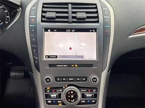 Used 2019 Lincoln MKZ Reserve image 12