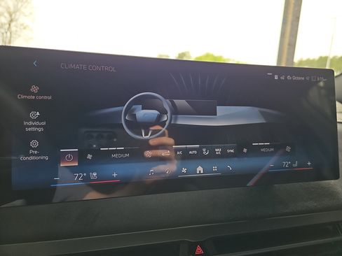 New 2026 BMW iX xDrive45 w/ M Sport Package AWD/4WD image 22