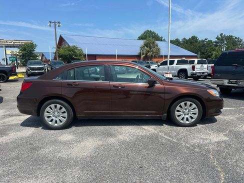Used 2013 Chrysler 200 LX FWD image 2