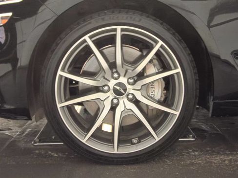 Used 2025 Genesis G70 2.5T RWD image 5