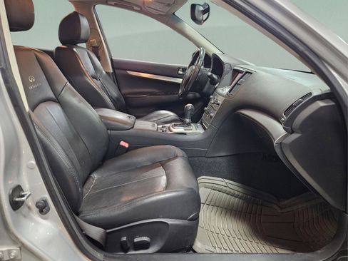 Used 2013 INFINITI G37 x w/ Premium Pkg image 12