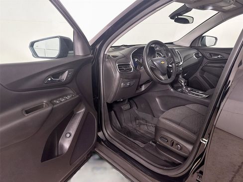 Used 2024 Chevrolet Equinox LT image 3