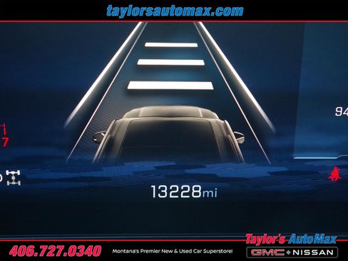 Used 2024 Chevrolet Traverse RS w/ LPO, Floor Liner Package AWD/4WD image 7