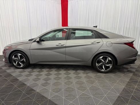 Used 2023 Hyundai Elantra Limited FWD image 5