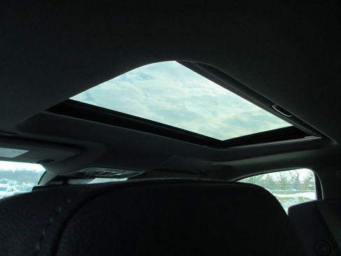 New 2026 GMC Sierra 1500 SLT image 15