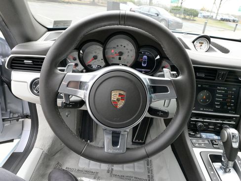 Used 2015 Porsche 911 Turbo image 25