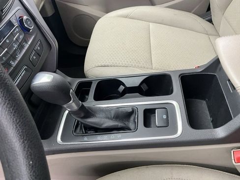 Used 2017 Ford Escape SE w/ SE Cold Weather Package image 19