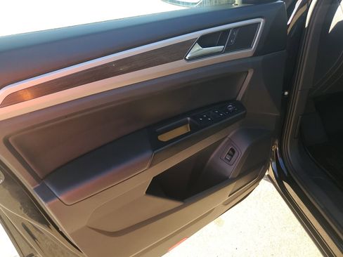 Used 2019 Volkswagen Atlas SE image 28