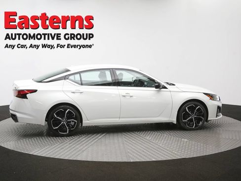 Used 2023 Nissan Altima 2.5 SR FWD image 44
