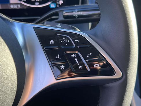 Used 2025 Mercedes-Benz GLC 350e 4MATIC image 21