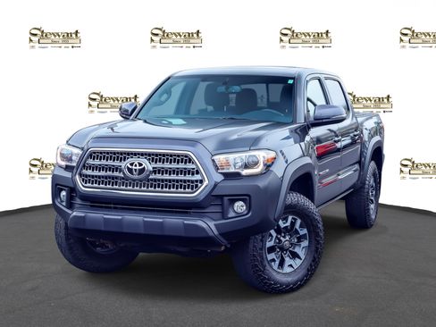 Used 2017 Toyota Tacoma TRD Off-Road w/ Premium & Technology Package AWD/4WD image 1