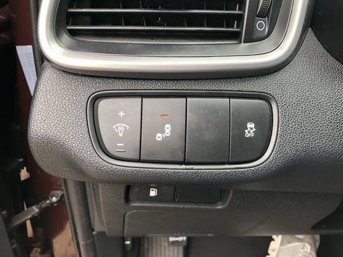 Used 2019 Kia Sorento AWD V6 image 31