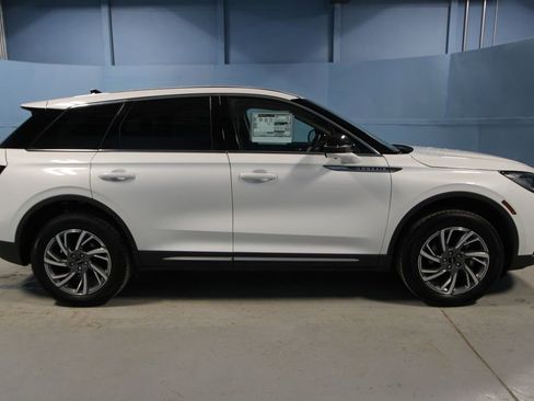 Used 2025 Lincoln Corsair AWD w/ Equipment Group 101A image 31