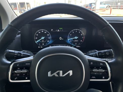 Used 2024 Kia Carnival SX Prestige image 9