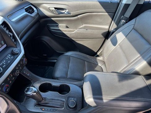 Used 2019 GMC Acadia SLT w/ LPO, Floor Liner Package AWD/4WD image 13
