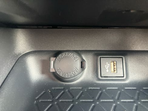 Certified 2025 Toyota RAV4 LE FWD image 28