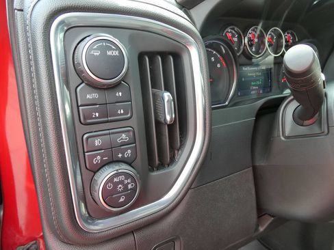 Used 2022 Chevrolet Silverado 1500 LT Trail Boss w/ LT Trail Boss Premium Package AWD/4WD image 26