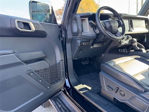New 2025 Ford Bronco Outer Banks w/ Sasquatch Package image 12