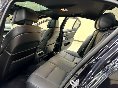 Used 2013 BMW 550i Sedan image 33