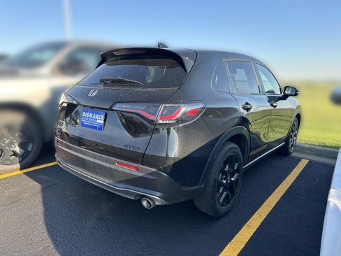 Used 2024 Honda HR-V Sport image 3