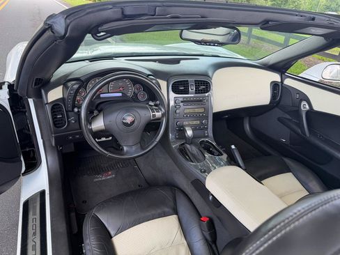 Used 2008 Chevrolet Corvette Convertible w/ Preferred Equipment Group RWD image 15
