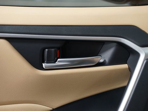 New 2025 Toyota RAV4 XLE image 31