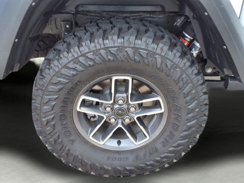 Used 2024 Jeep Gladiator Mojave w/ Convenience Group AWD/4WD image 9