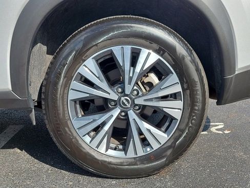 Used 2023 Nissan Rogue SV image 29