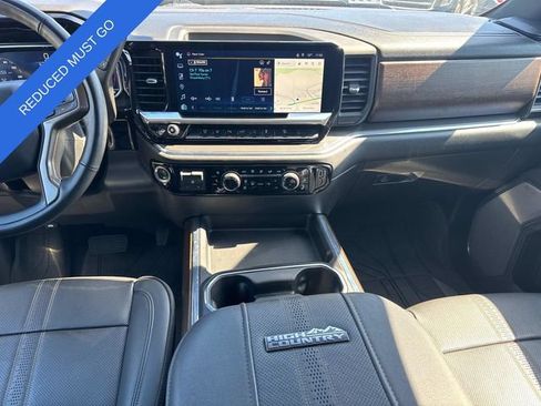Used 2024 Chevrolet Silverado 2500 High Country w/ Technology Package AWD/4WD image 19