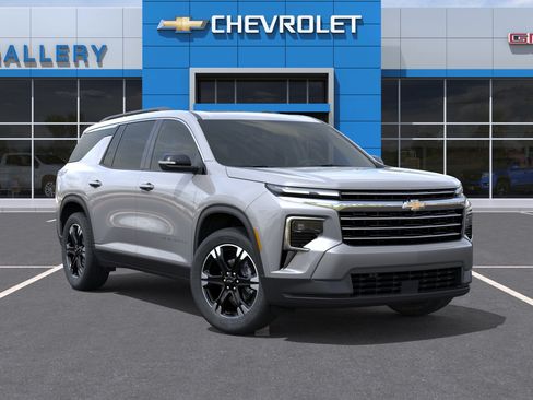 New 2027 Chevrolet Traverse LT w/ Sun and Wheel Package FWD image 8