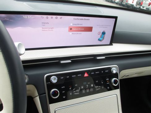 Used 2025 Genesis GV80 3.5T Prestige image 27