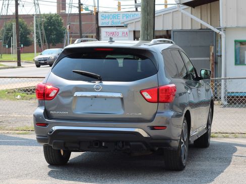 Used 2020 Nissan Pathfinder Platinum FWD image 8