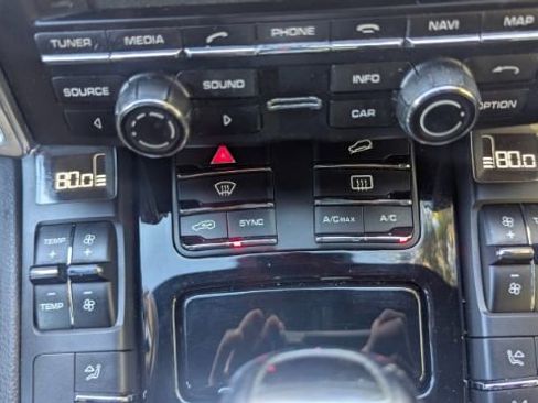 Used 2014 Porsche Cayenne Platinum Edition image 34