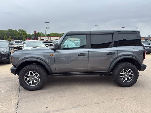 Used 2025 Ford Bronco Badlands AWD/4WD image 4