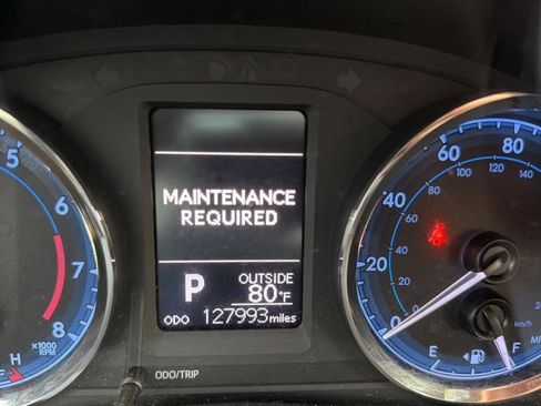 Used 2019 Toyota Corolla LE FWD image 7