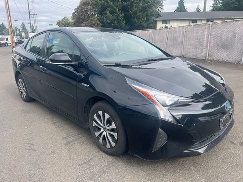 Used 2016 Toyota Prius Three w/ Advanced Technology Package FWD image 1