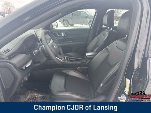 Used 2025 Jeep Compass Trailhawk image 21