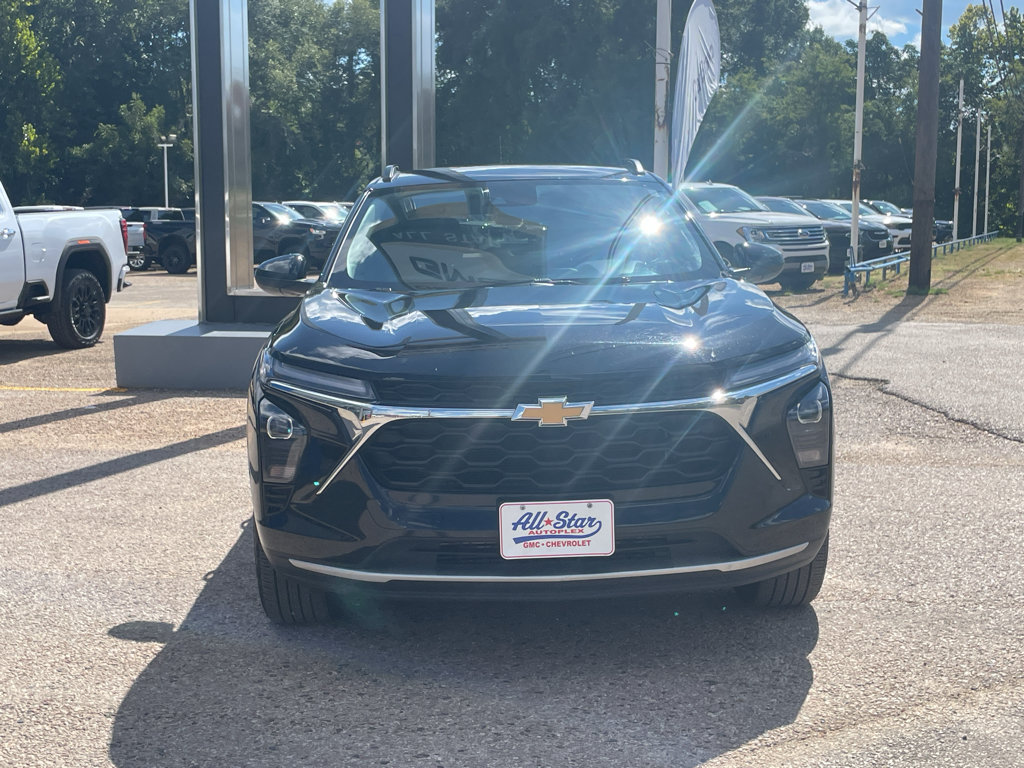 Used 2025 Chevrolet Trax LT FWD image 16