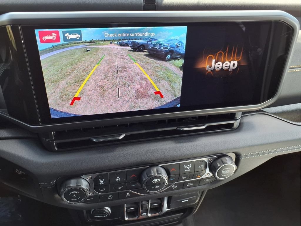 New 2026 Jeep Wrangler Unlimited Sahara AWD/4WD image 32