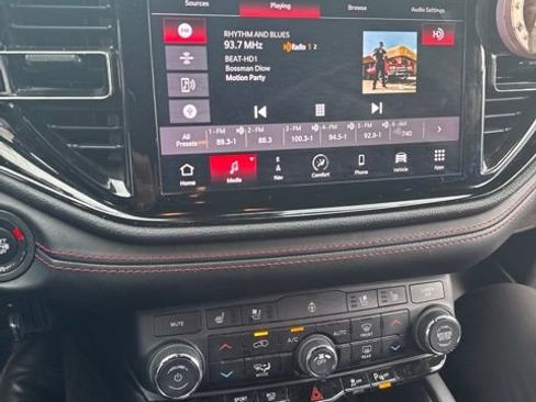 Used 2023 Dodge Durango R/T AWD/4WD image 9