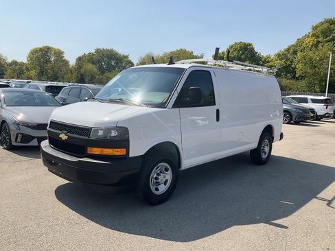 Used 2022 Chevrolet Express 2500 w/ Driver Convenience Package image 3