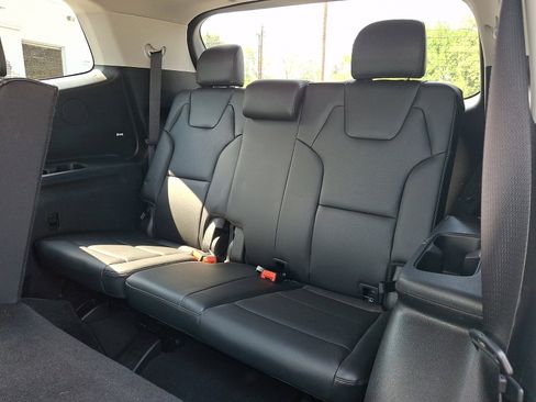 Certified 2024 Kia Telluride LX FWD image 11